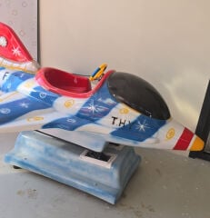 Jetonlu Oyuncak Uçak F-16 Yarı Yükselen Kiddie Rides Çocuk Bineği