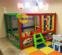 حوض كرات 2.5 × 2.5 × 1.5 متر