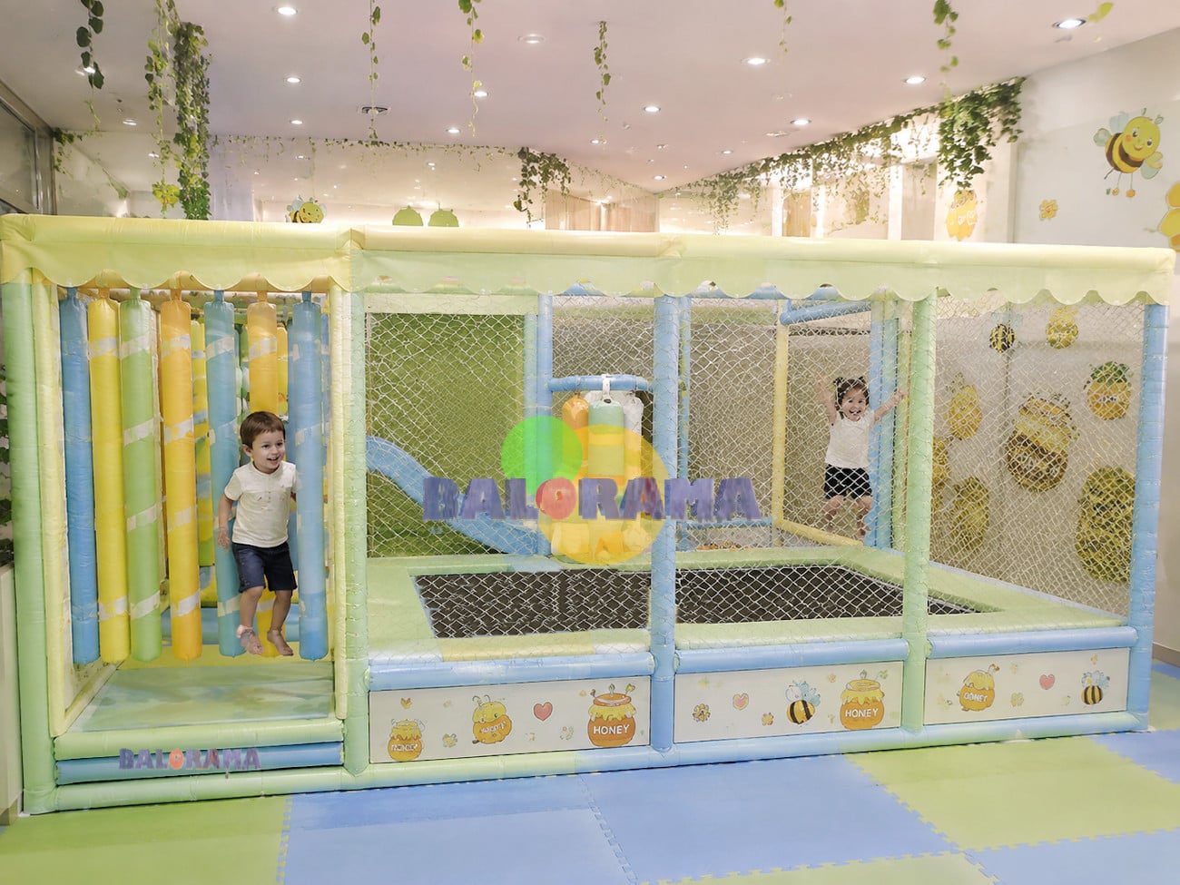 حوض كرات ناعم للعب 4.4 × 4 × 2.2 ارتفاع جبل