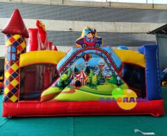 Renkli Karnaval Şişme Oyun Alanı 7x5x3.1h Mt